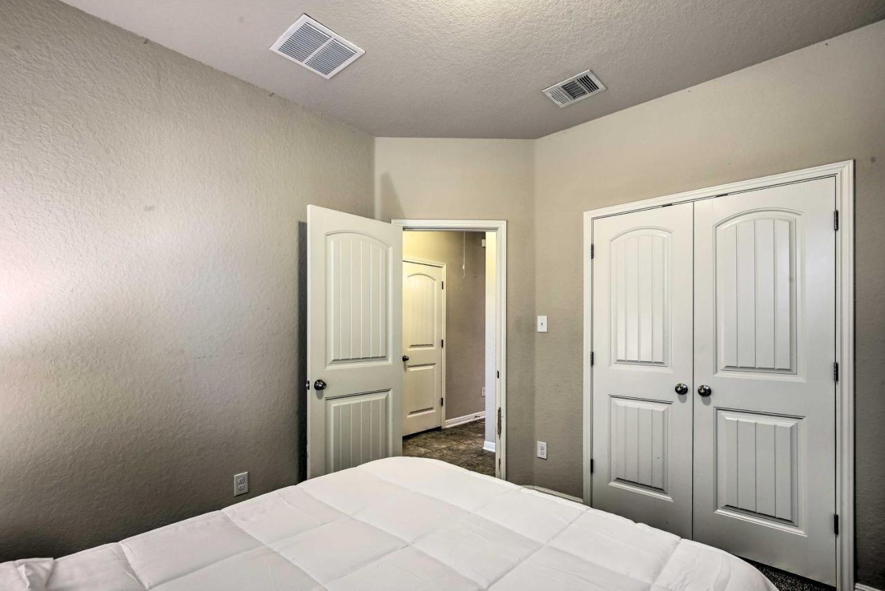 San Antonio Home With Yard About 8 Mi To Lackland! Екстер'єр фото
